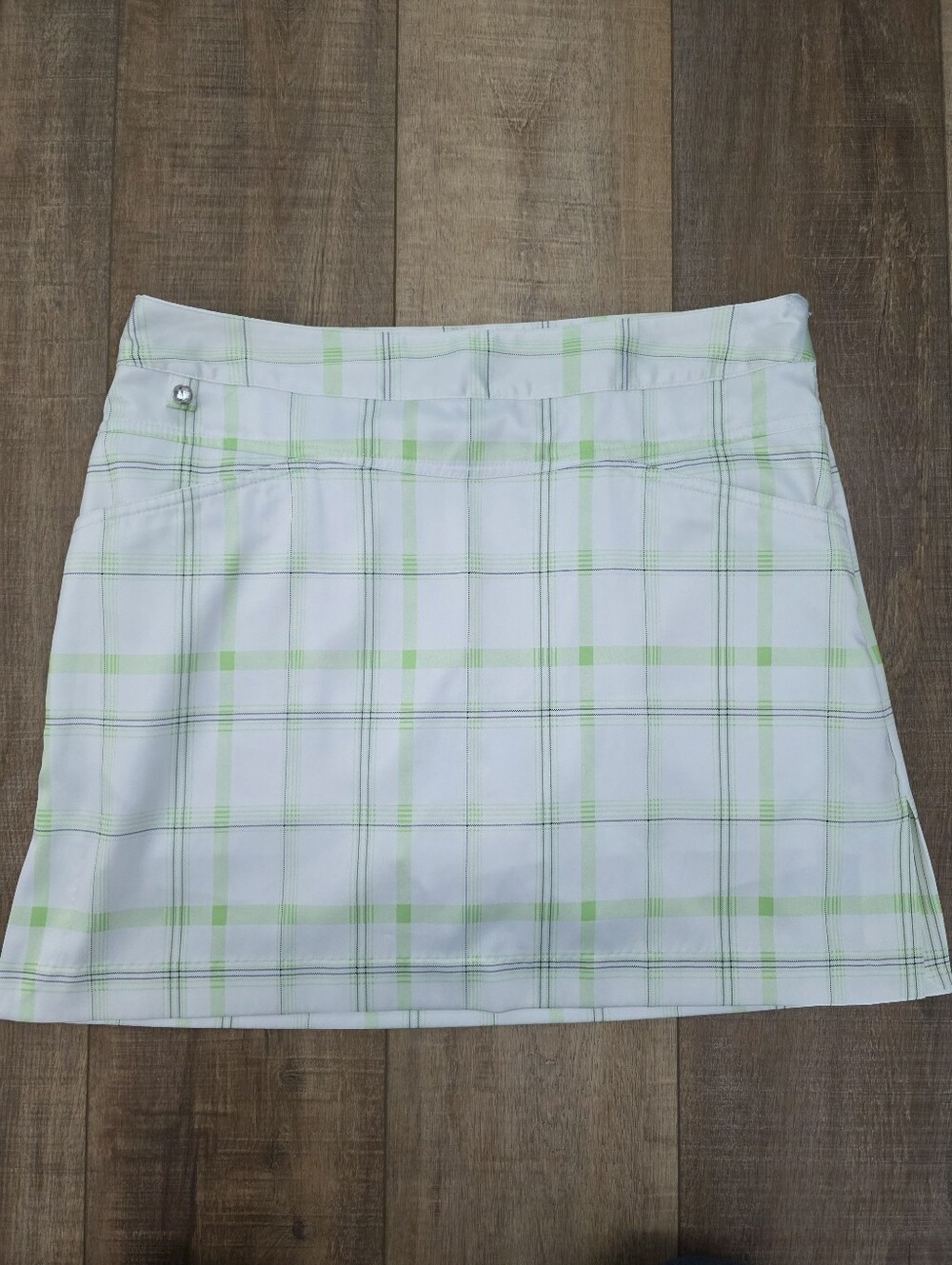 Izod Golf White and Light Green Plaid Women's Skort